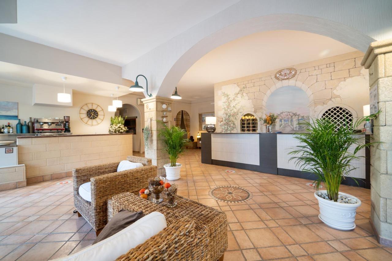 Hotel Costa D'Oro ตอร์เร โอโว ภายนอก รูปภาพ