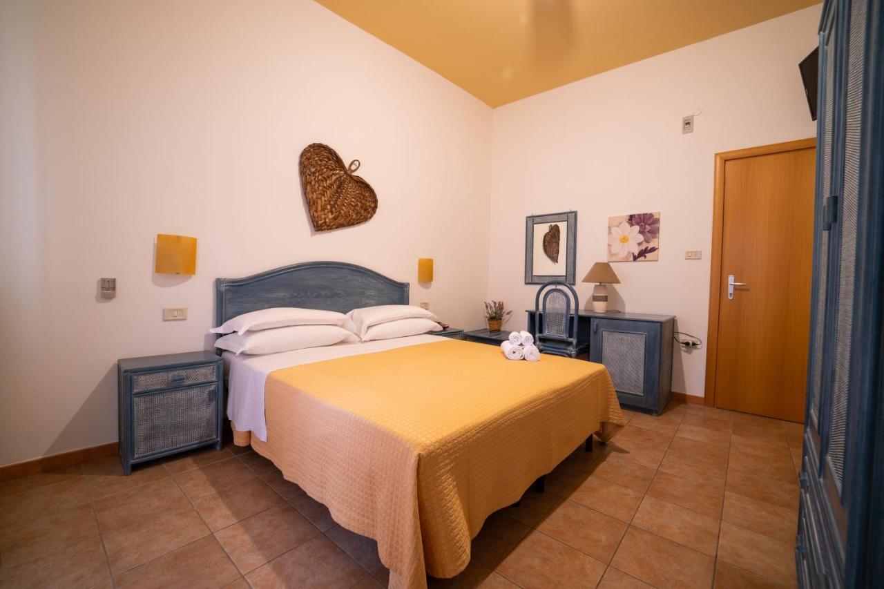 Hotel Costa D'Oro ตอร์เร โอโว ภายนอก รูปภาพ
