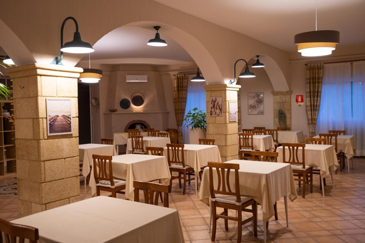 Hotel Costa D'Oro ตอร์เร โอโว ภายนอก รูปภาพ