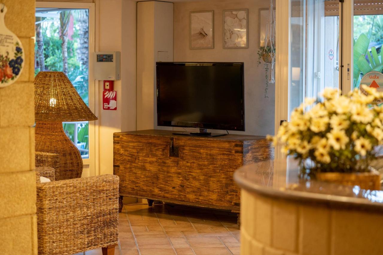 Hotel Costa D'Oro ตอร์เร โอโว ภายนอก รูปภาพ