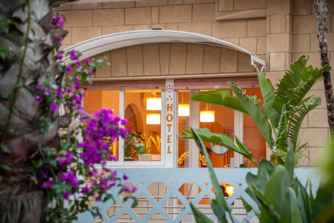 Hotel Costa D'Oro ตอร์เร โอโว ภายนอก รูปภาพ