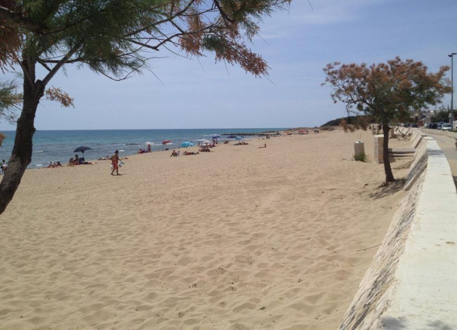 Hotel Costa D'Oro ตอร์เร โอโว ภายนอก รูปภาพ