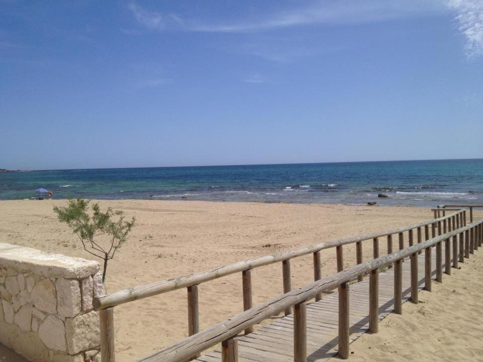 Hotel Costa D'Oro ตอร์เร โอโว ภายนอก รูปภาพ