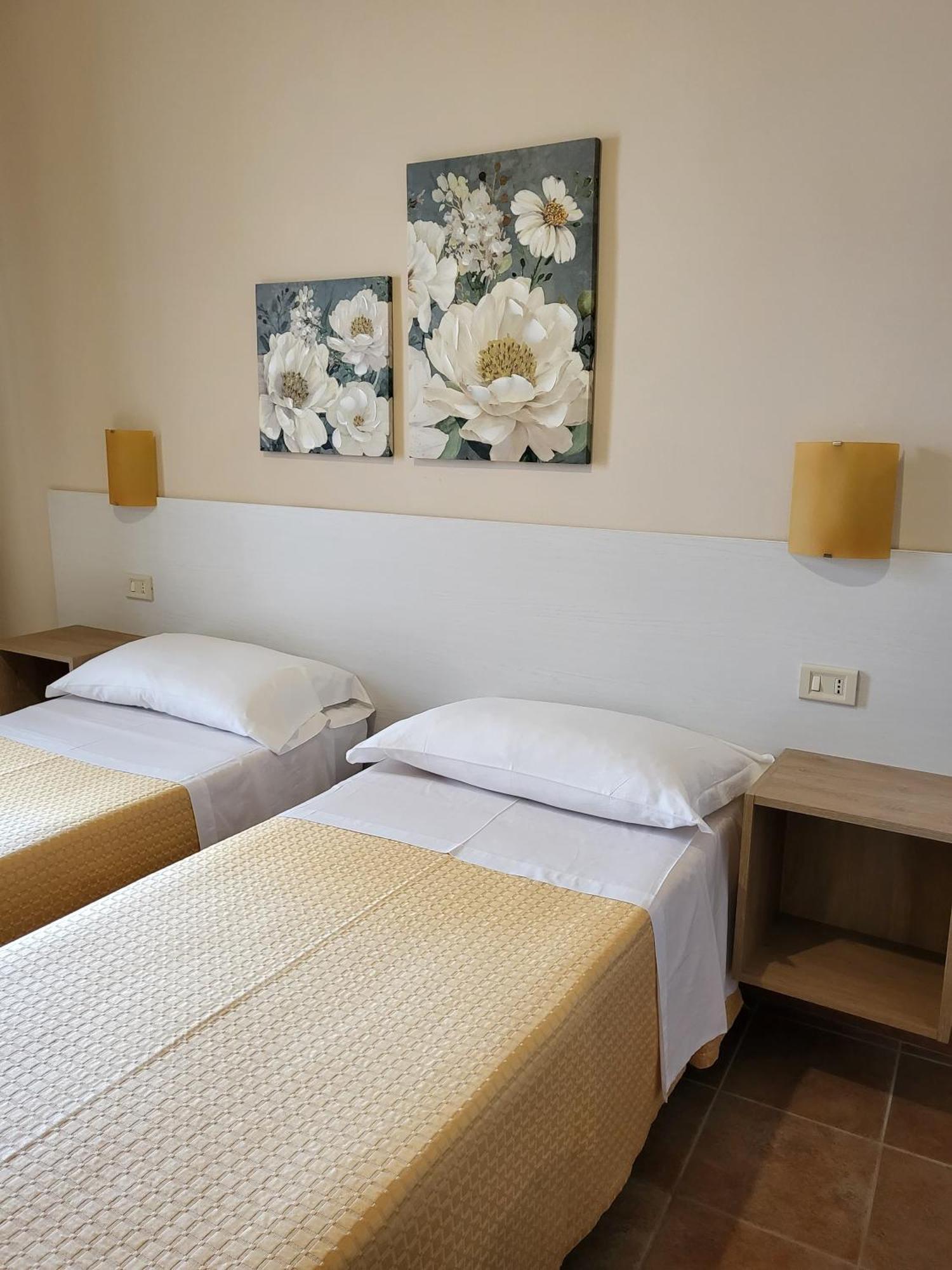 Hotel Costa D'Oro ตอร์เร โอโว ภายนอก รูปภาพ